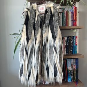 NWT Gianni Bini Faux Fur Vest